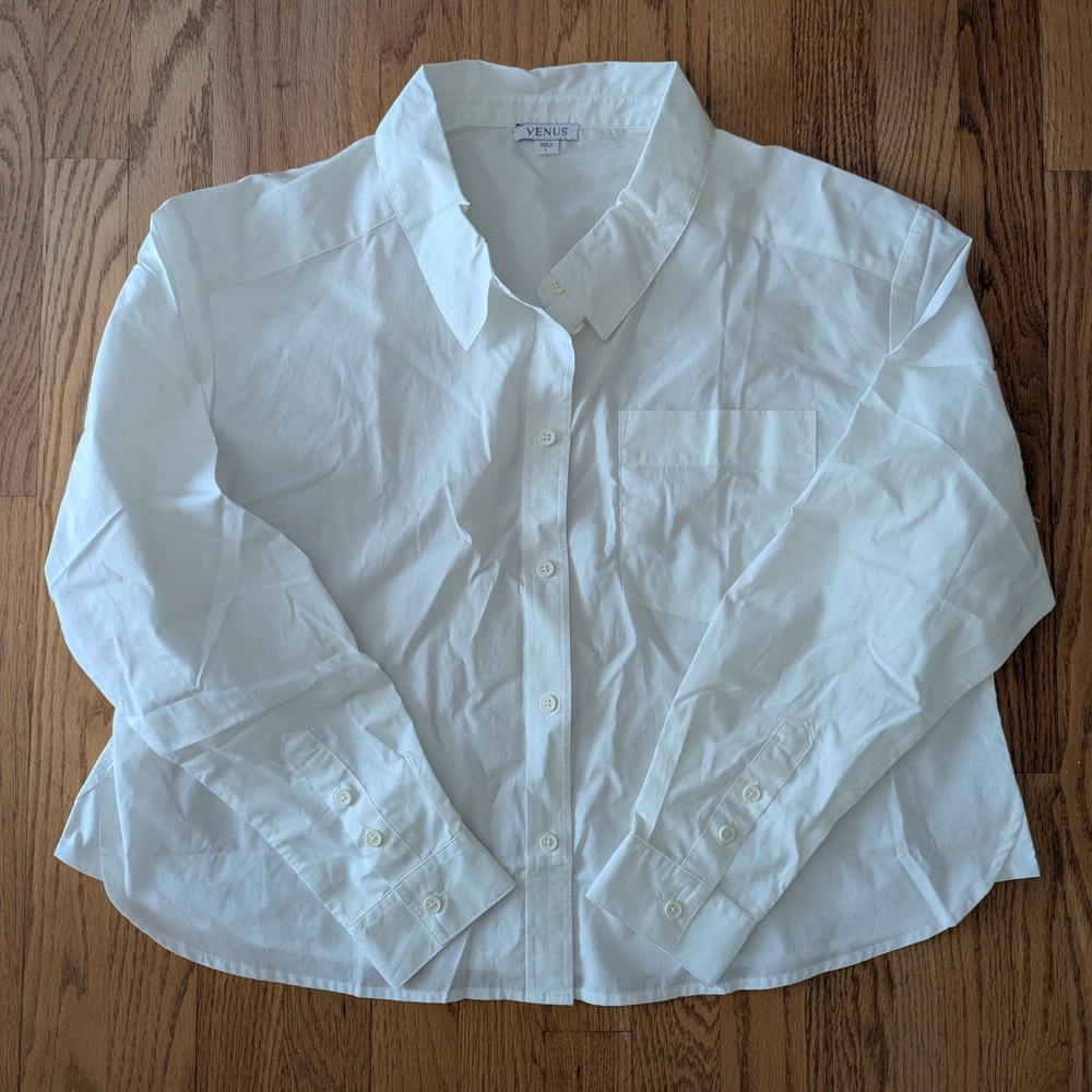 VENUS Cropped Button Down Shirt